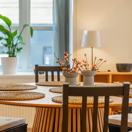 120m2 Near Culture Icons - Historic Fredericiagade *